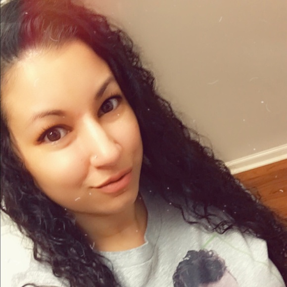 Meet your Posher, Gina - Picture 2 of 2